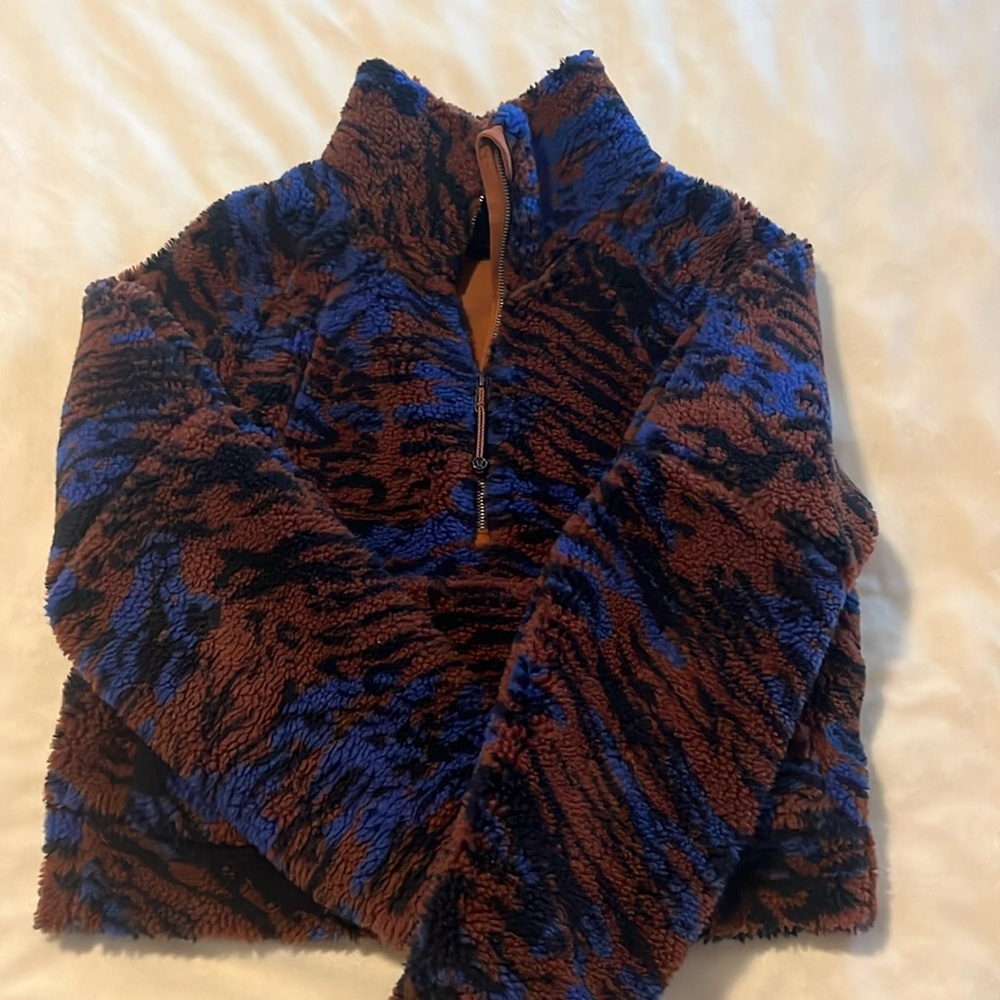 Lululemon Sherpa Scuba